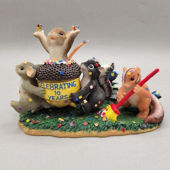 Charming Tails Friendship is the Reason to Celebrate Spec Event Figurine 2002 - Picture 2 of 8